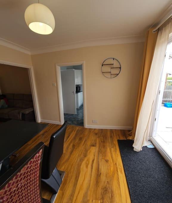 Feel At Home Away From Home Stadtteil Plumstead Exterior foto