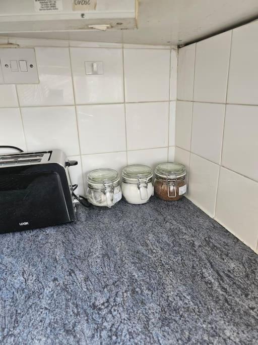 Feel At Home Away From Home Stadtteil Plumstead Exterior foto